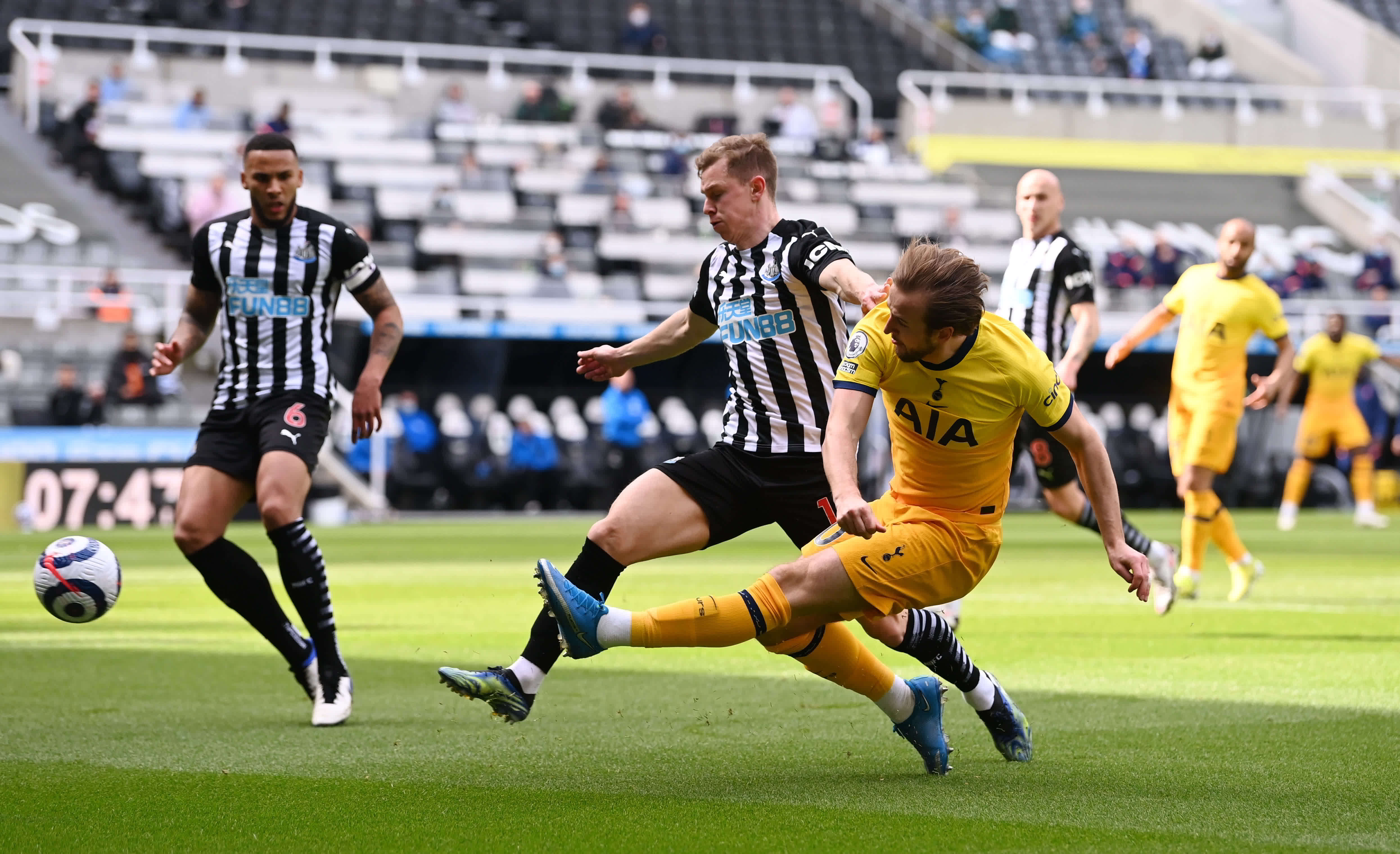 她对自己严 她对自己严